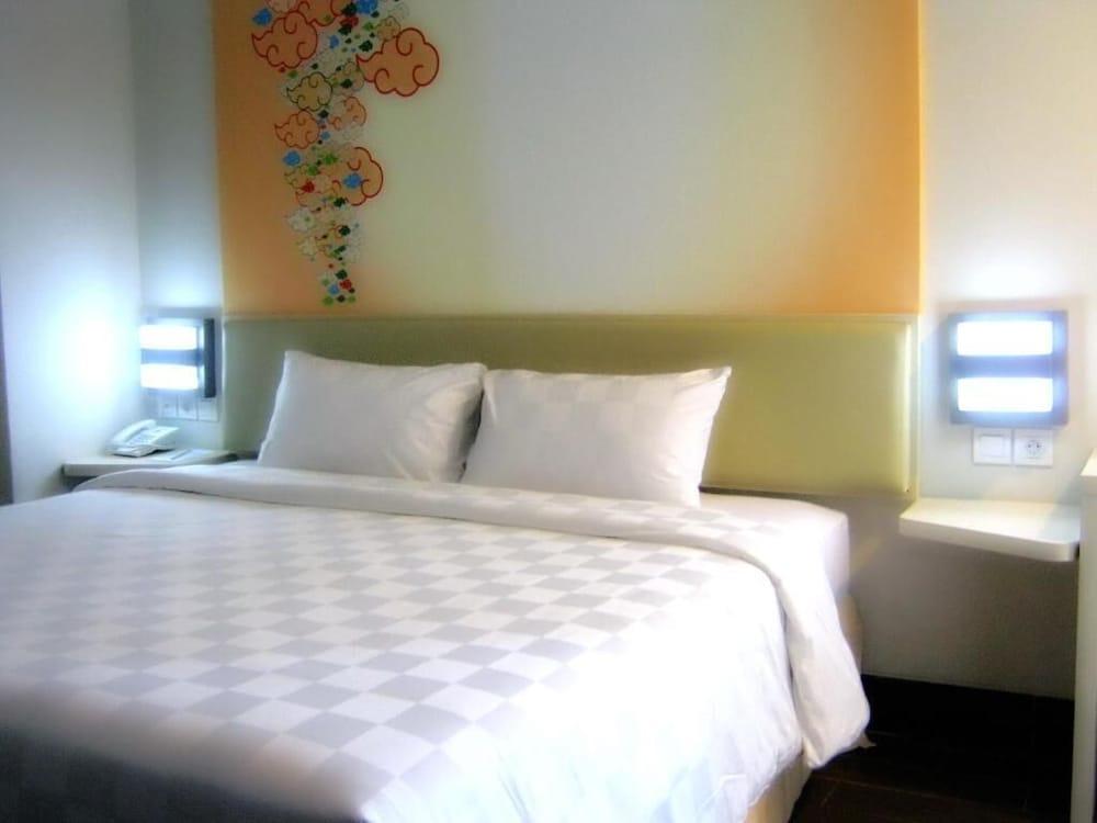 Cordela Hotel Cirebon Eksteriør bilde